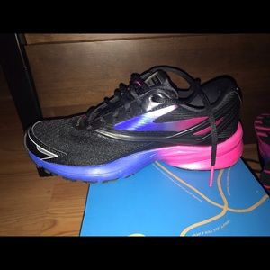 New Brooks launch 4 Women’s Running Shoes size 7